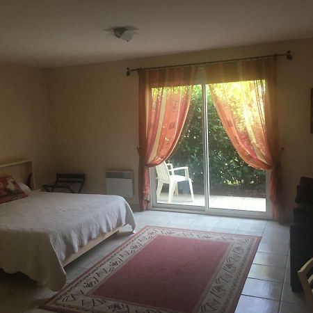 Chambres D'Hotes La Coloniale Варец Экстерьер фото