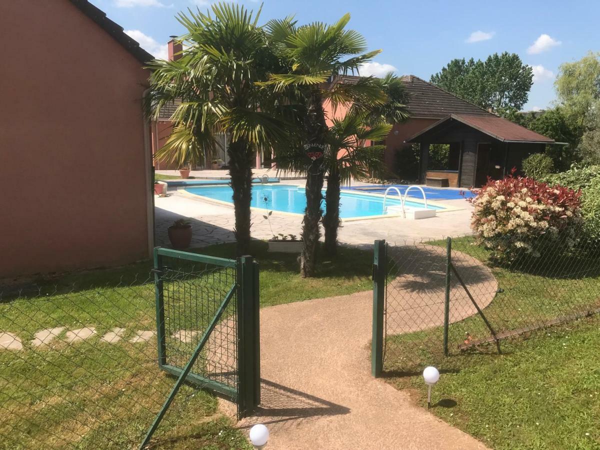 Chambres D'Hotes La Coloniale Варец Экстерьер фото