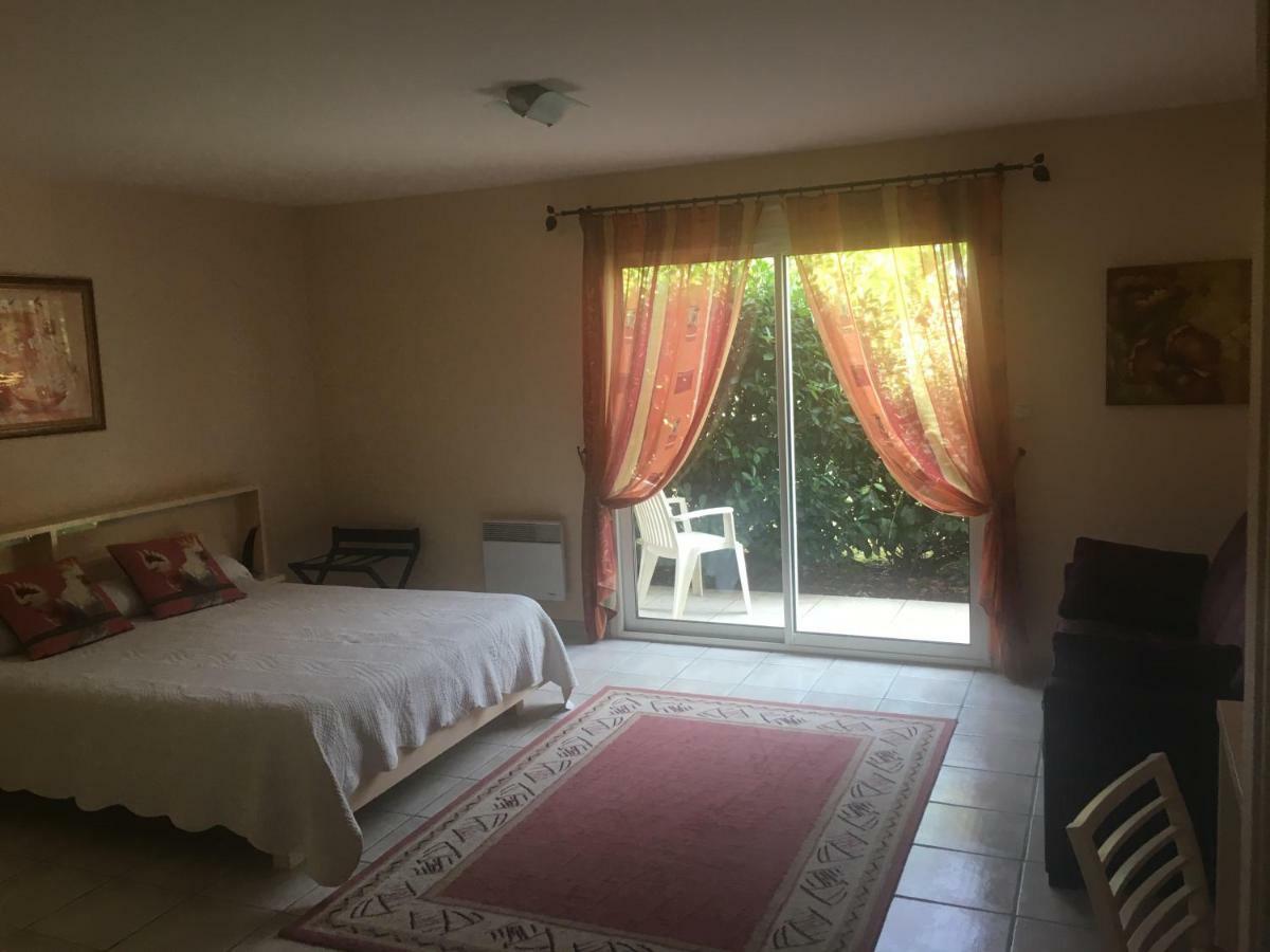 Chambres D'Hotes La Coloniale Варец Экстерьер фото